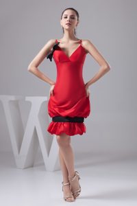 Red V-neck Mini Prom Cocktail Dress with Pick-ups and Bowknot in Taffeta