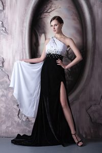 Popular One Shoulder Prom Celebrity Dress with Beading and High Side Slit