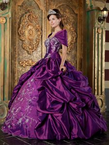 Dashing Purple Quinceaneras Dresses in Taffeta with Embroidery