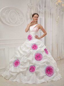 Attractive White One Shoulder Taffeta Quinces Dresses with Pink Flowers