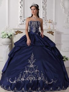 Wonderful Purple Ball Gown Strapless Dresses for Quinceaneras in Taffeta
