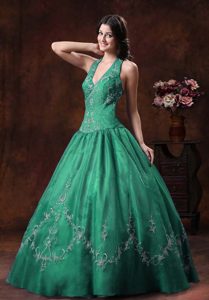 Halter Embroidery Organza Quinceanera Gown Dresses in Green