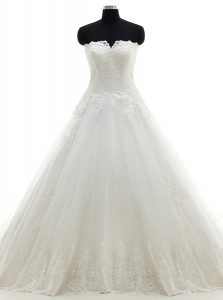 Super White Ball Gowns Lace and Appliques Wedding Gowns Clasp Handle Tulle Sleeveless With Train
