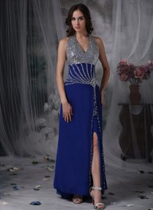 Shimmery Beaded Blue Halter Column Prom Dress for Girls in Long