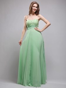 Pleated Apple Green Sweetheart Long Prom Court Dress in Chiffon
