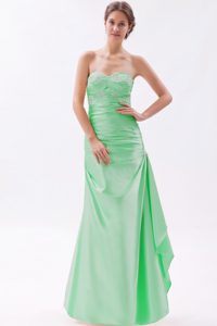 Beautiful Apple Green Column Sweetheart Prom Dress with Beading and Appliques