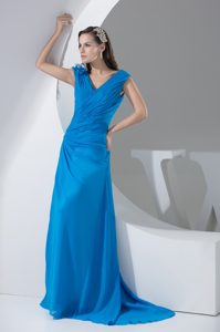 Blue Ruched V-neck Prom Dresses with Hand made Flower