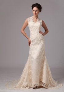 Sweetheart Lace Perfect Chapel Train Wedding Gown in Champagne