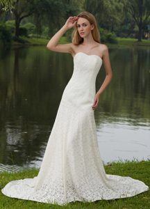 Classical Princess Sweetheart Dress for Wedding with Court Train and Strapless