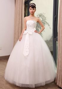 White Ball Gown Wedding Dress for Women with Beadings and Big Bowknot