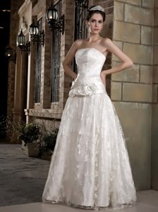 White Church Wedding Dresses with Handle Flowers in Taffeta and Lace
