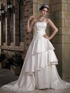 Strapless Layered Taffeta Prom Wedding Dress with Appliques and Court Train