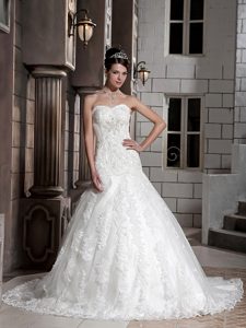 White Appliqued Court Train Wedding Dress for Autumn with Sweetheart Neck