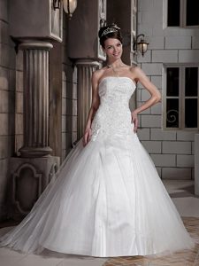 2013 Ball Gown Strapless Dress for Church Wedding with Appliques for Spring