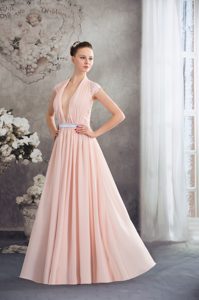 Vintage-inspired Baby Pink Empire V-neck Evening Dress with Silver Sash