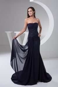 Attractive Ruching Chiffon Maxi Evening Dresses in Navy Blue with Beads