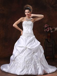 White Court Train Strapless Taffeta Wedding Dress with Embroidery and Pick-ups