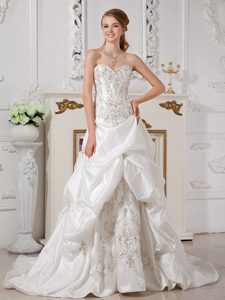 Sweetheart Court Train White Taffeta Wedding Dress with Pick-ups and Appliques