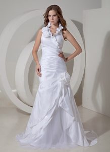 Flounced Halter White Taffeta Ruched Wedding Dresses with Flowers