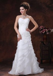 Sweetheart White Organza Wedding Dress with Layers and Appliques