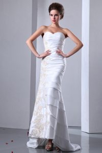 Sweetheart White Layered Taffeta Dresses for Wedding with Appliques