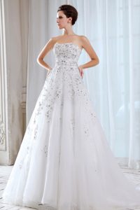 Strapless Tulle White Dress for Wedding with Beading and Appliques