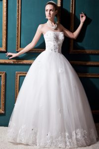 Luxurious Ball Gown Strapless Tulle Beaded Church Wedding Dresses