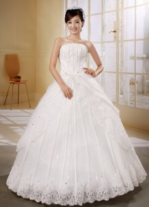 Stylish Strapless Lace Dress for Wedding with Beading and Appliques