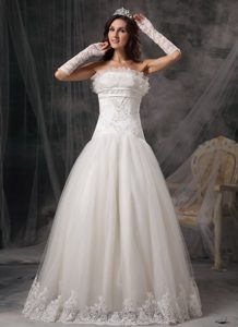 Exquisite Wedding Anniversary Dress in Organza and Lace with Beading