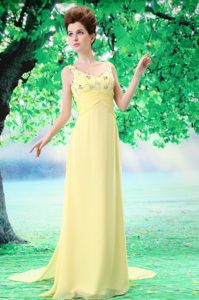 V-neck Light Yellow Chiffon Prom Evening Dresses with Appliques