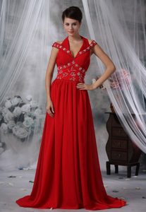 Wine Red V-neck Halter Ruched Chiffon Prom Dress with Appliques