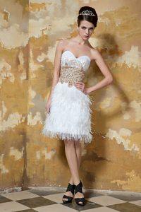 Special Sweetheart Knee-length Cocktail Prom Dresses in White with Beading