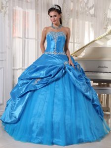 Appliqued Blue Sweet 16 Quinceanera Dresses in Taffeta and Tulle with Pick-ups