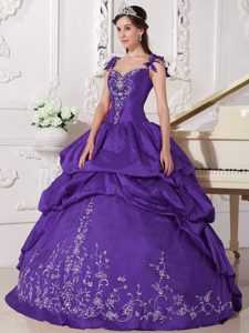 Purple Straps Taffeta Embroidery Quinceanera Formal Dress with Beading in Purple