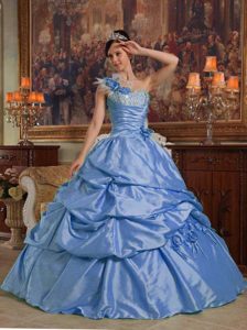Elegant Blue Ball Gown One Shoulder Taffeta Quinceanera Dress with Hand Flowers