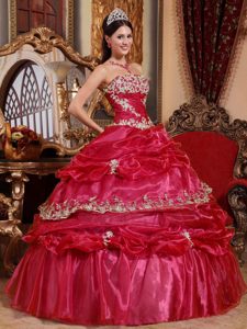 New Red Ball Gown Strapless Organza Dress for Quince with Pick Ups and Appliques