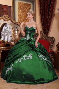 Sweetheart Dark Green Taffeta Quinceanera Dresses with Appliques and Pick-ups