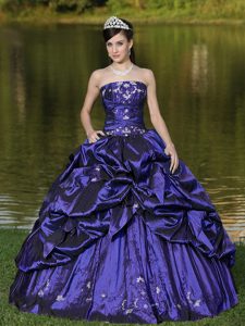 Purple Quinceanera Formal Dresses with Beading and Pick Ups in Taffeta