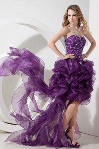 Sweetheart Organza Prom Celebrity Dresses with Beads and Ruffles in Purple