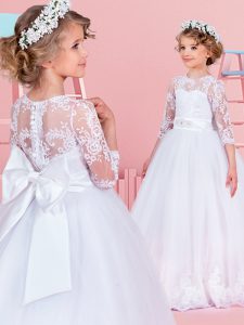 Clasp Handle Scoop 3 4 Length Sleeve Flower Girl Dresses With Brush Train Lace and Bowknot and Belt White Tulle