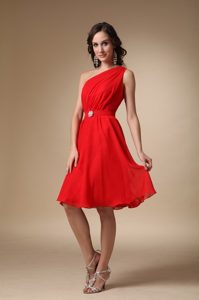 Unique One Shoulder Knee-length Hot Red Ruched Chiffon Chic Holiday Dress