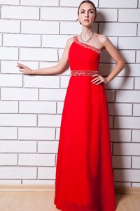 Attractive Red Empire One Shoulder Chiffon Beaded Holiday Dresses for Cheap