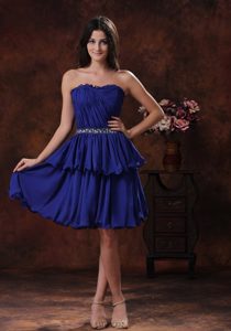 New Strapless Knee-length Royal Blue Ruched Homecoming Dress with Beading