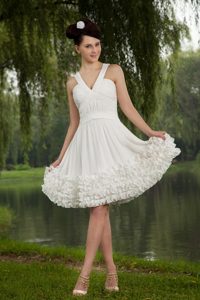 White V-neck Knee-length Ruched Chiffon Homecoming Dresses with Rosettes