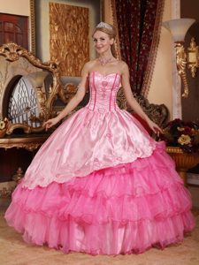 Dressy Rose Pink Sweetheart Quinceanera Dresses in Taffeta and Organza