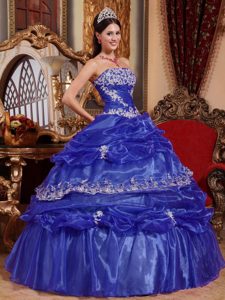 Fashionable Blue Ball Gown Strapless Dresses for Quinceaneras in Organza