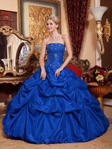 Elegant Royal Blue Strapless Dress for Quinceanera in Taffeta with Beading