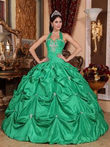 Nice Green Halter Top Dresses for a Quinceanera in Taffeta with Appliques