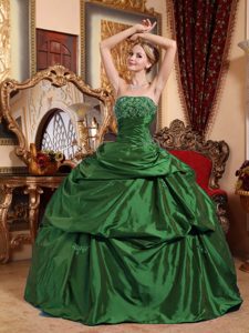 Stylish Green Strapless Quince Dress in Taffeta with Beading and Appliques