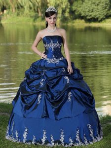 Attractive Navy Blue Quinceanera Gown in Satin with Embroidery